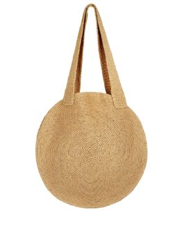 Beachy shopper